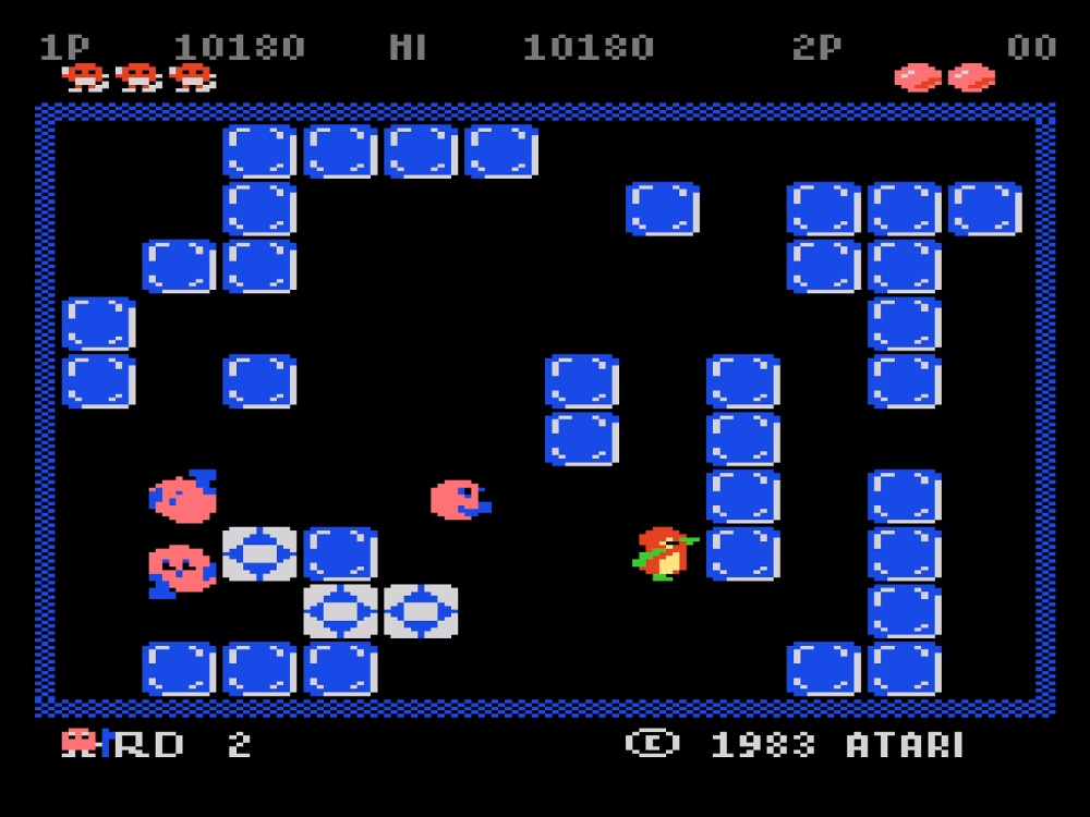 Gameplay of Pengo for Atari 5200
